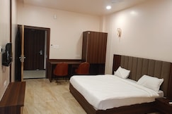 GP HOTEL AND BANQUET, Sagar
