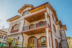 Simba Homestay-A 2BR Shared Home In Kashmir by Homeyhuts, Srinagar