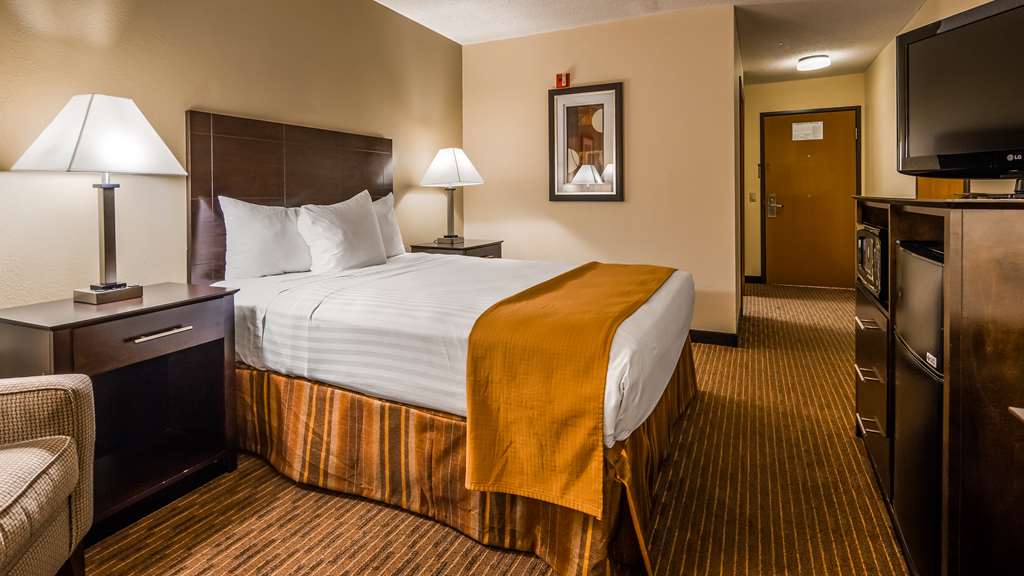 Best Western Muncie - Tap to explore photos