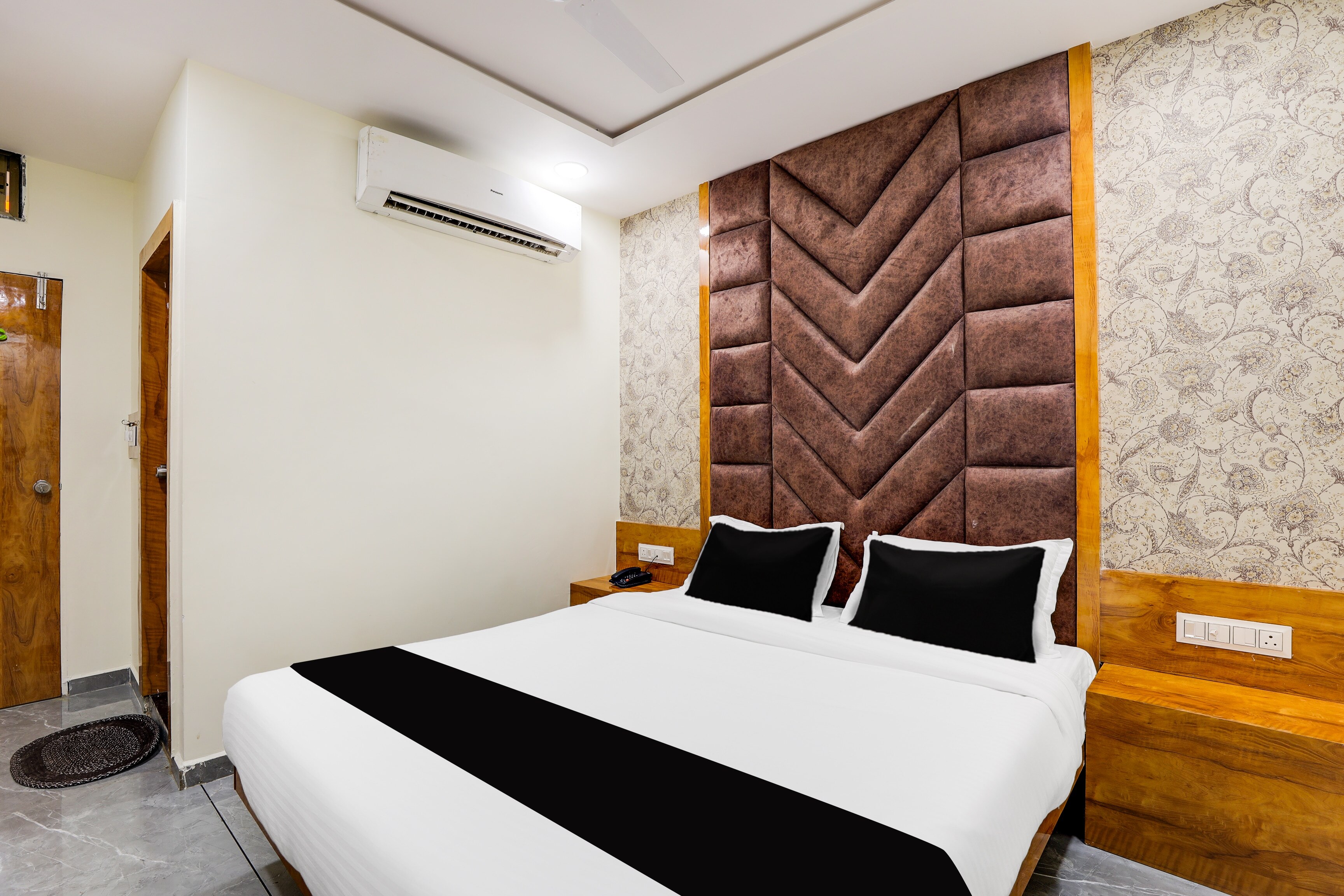 Hotel O Shagun Inn - Tap to explore photos