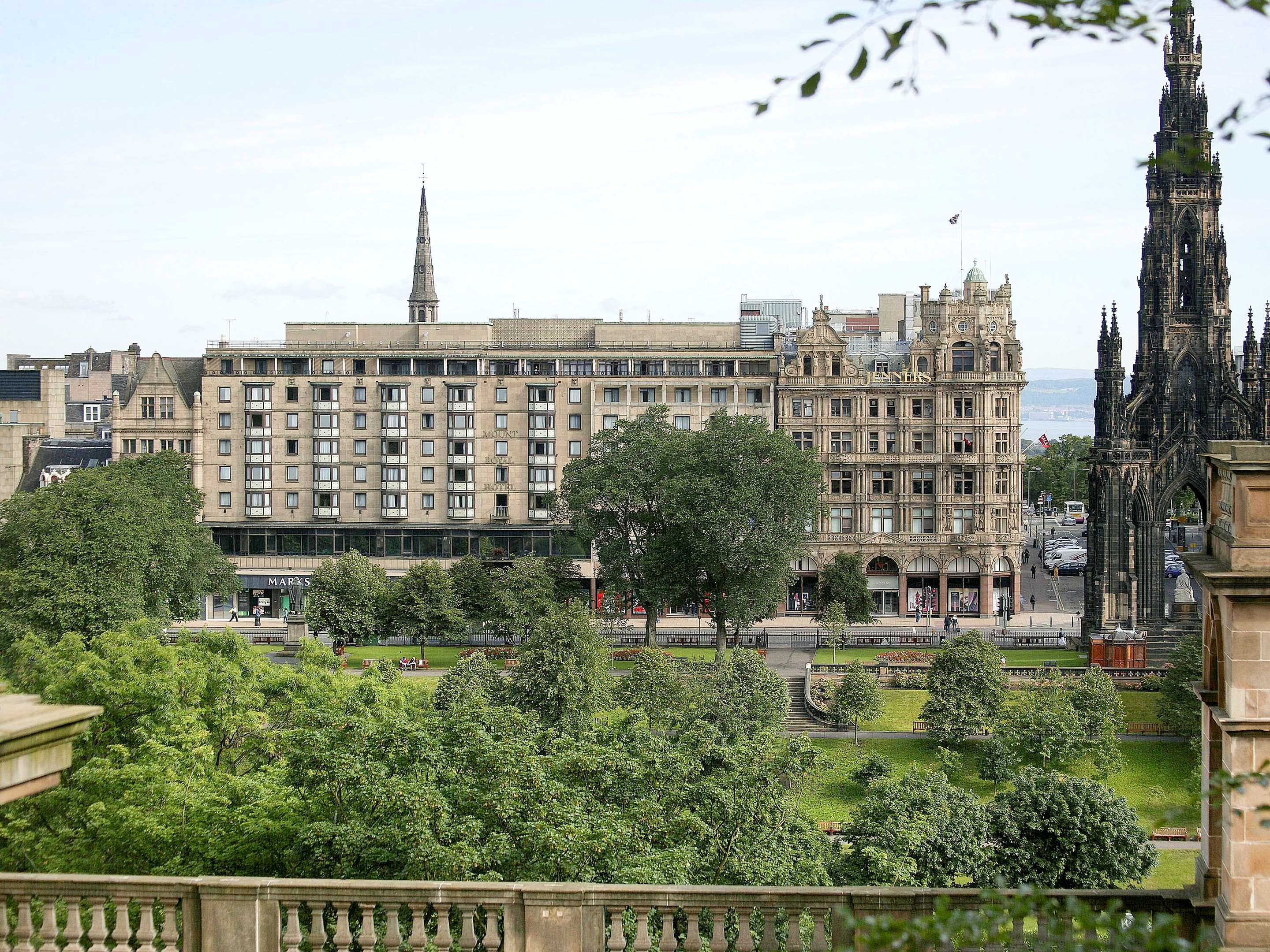 Mercure Edinburgh City Princes Street Hotel - Tap to explore photos