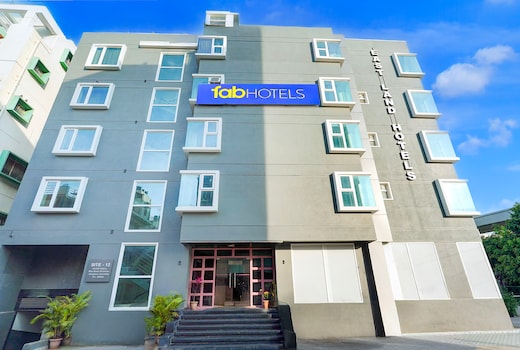 FabHotel East Land