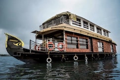 Omkaram Houseboats, Alleppey
