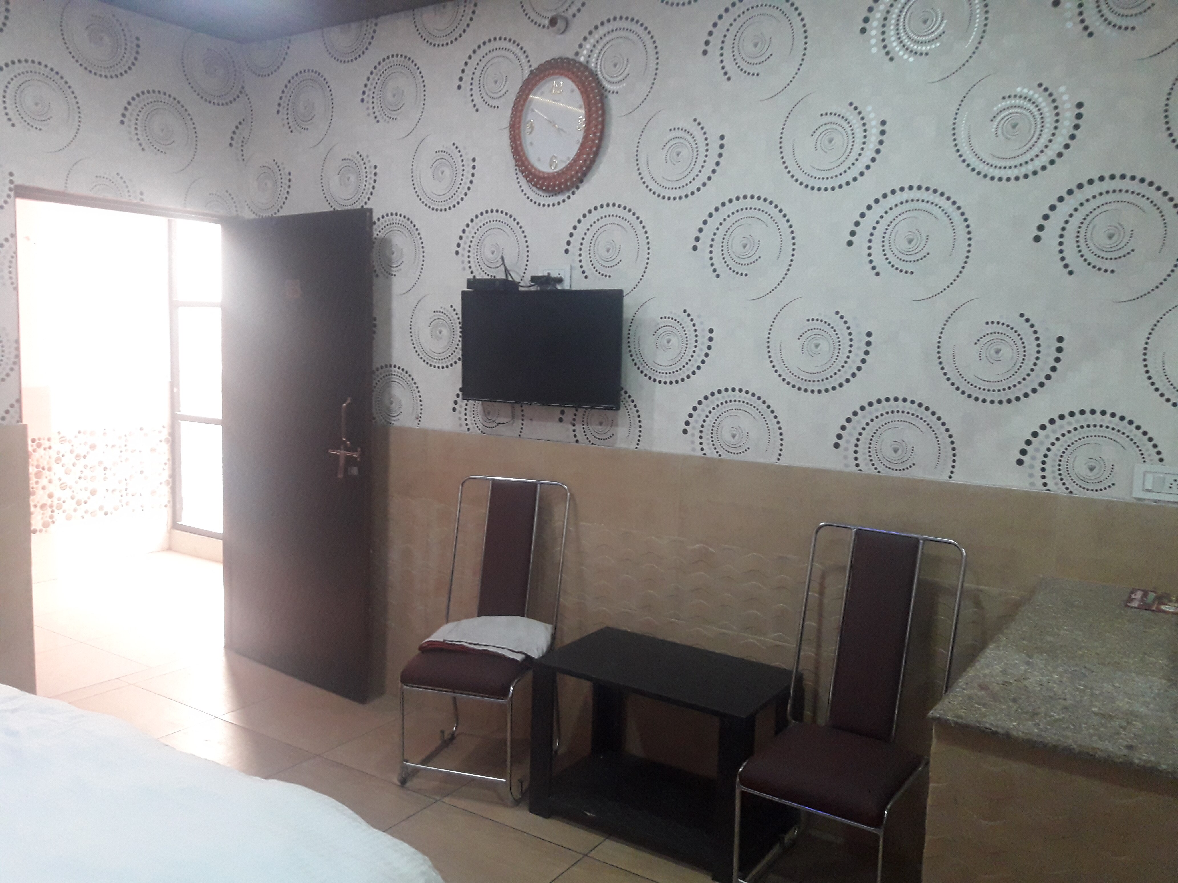 Hotel Bhandan Inn - Tap to explore photos
