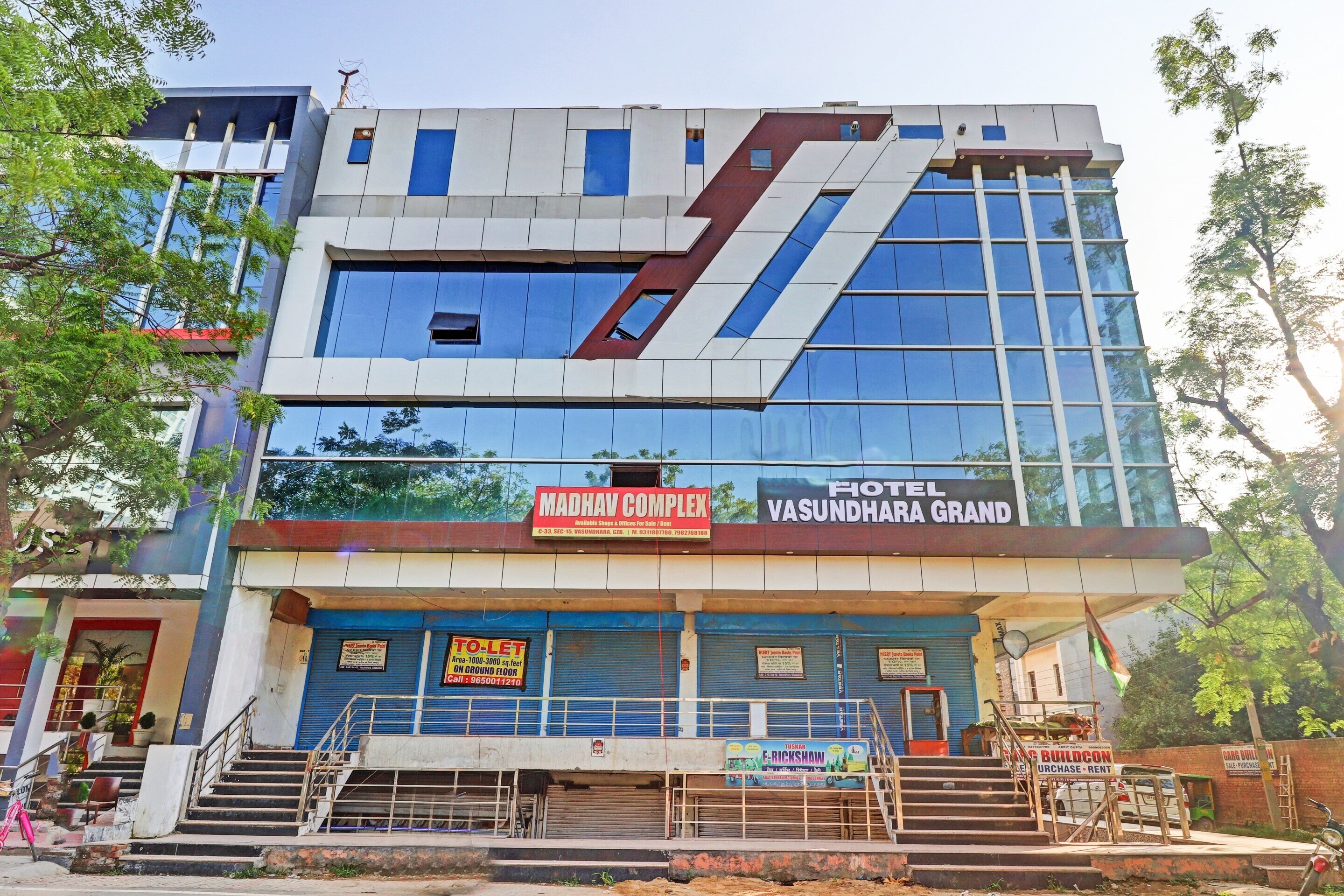 Hotel O Vasundhra Grand - Tap to explore photos