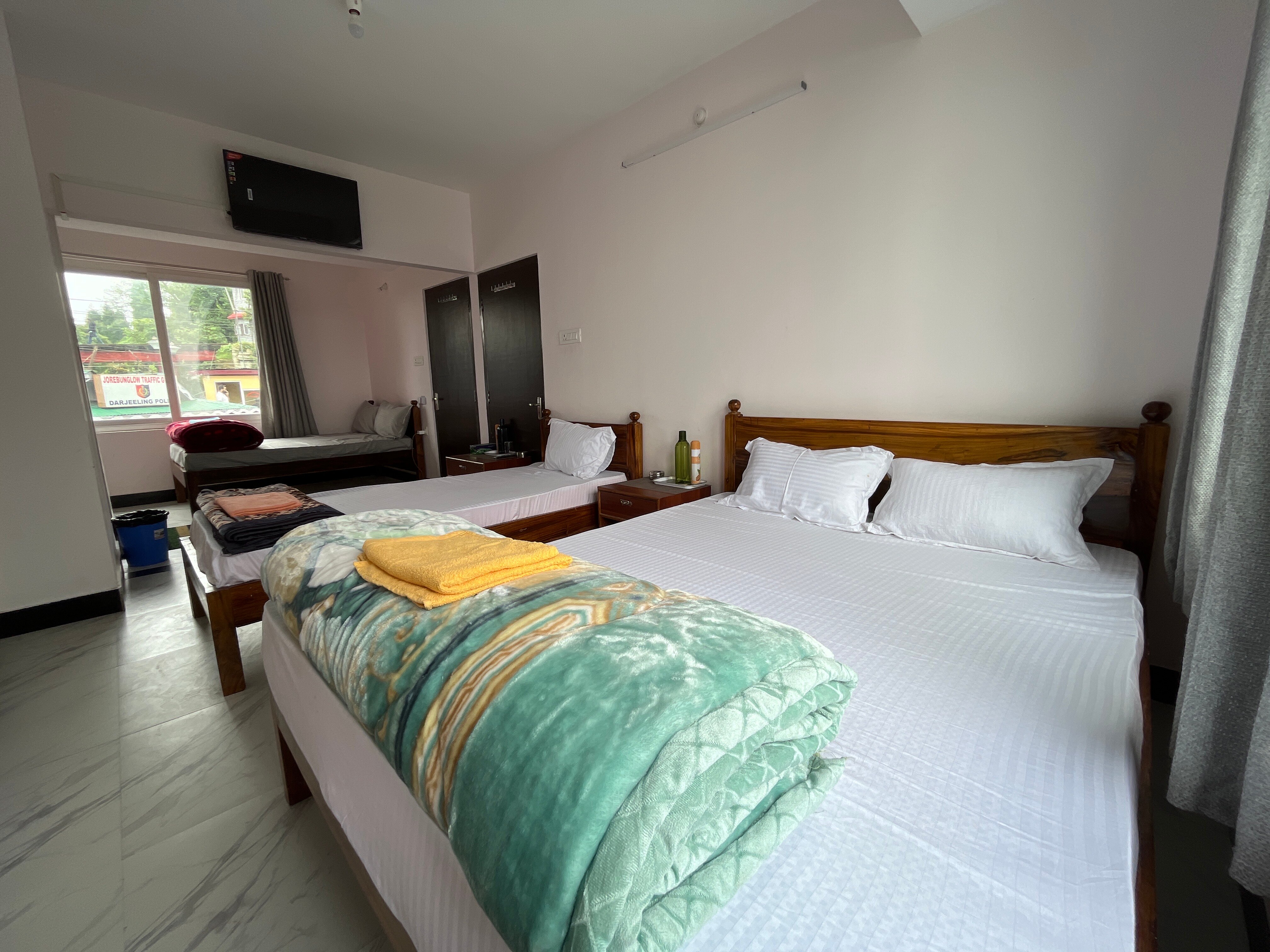 Pratha Homestay - Tap to explore photos