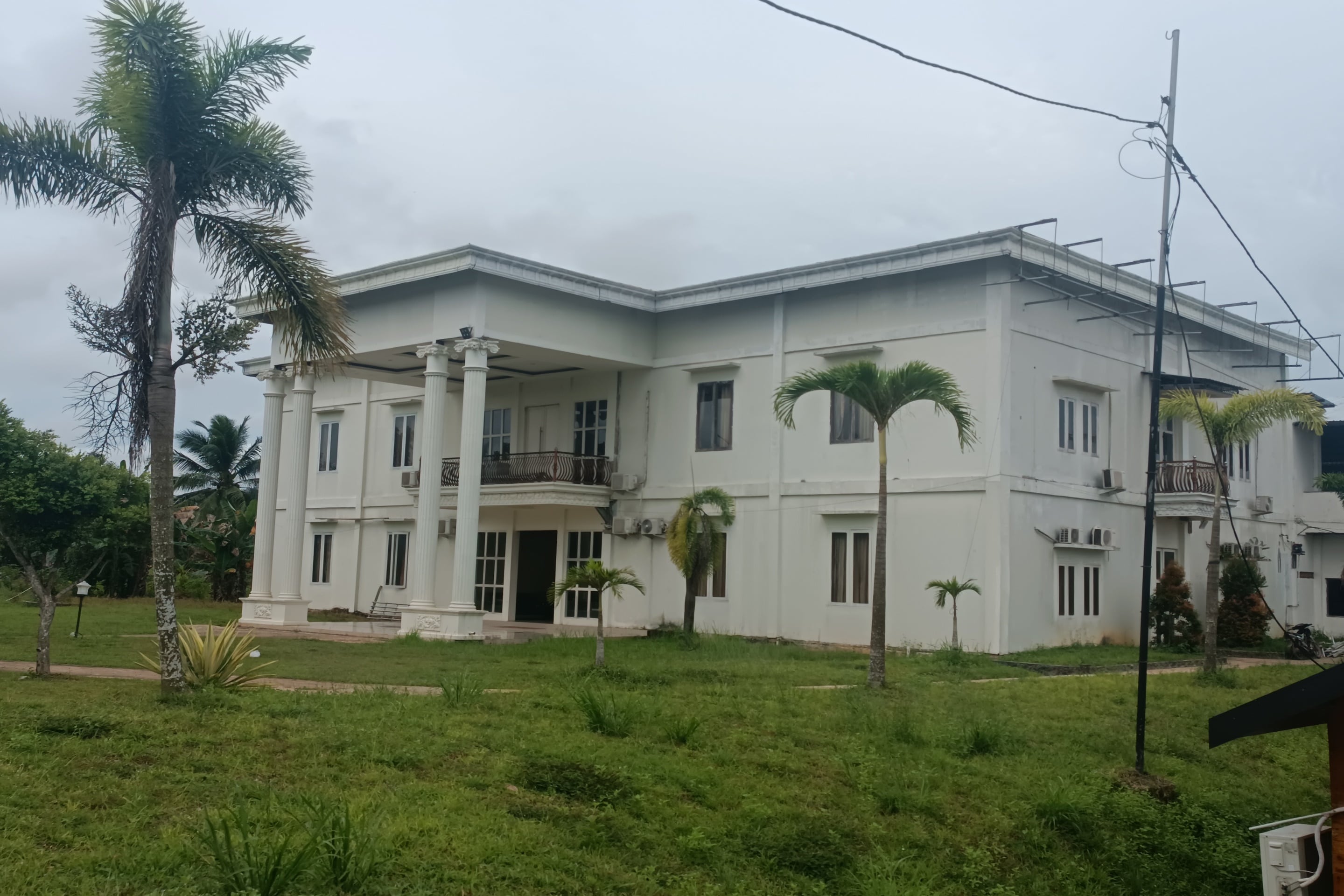 OYO 93512 Umbuy Homestay - Tap to explore photos