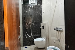 Srivara Grand, Adoni