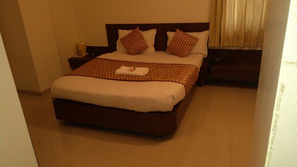 Hotel Shri Sai Murali - Sai Ganesh Group - Tap to explore photos