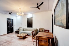 Hotel O Dev Villa, Gurgaon