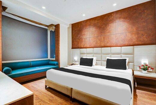 Super Collection O Chhatarpur Near Metro Park