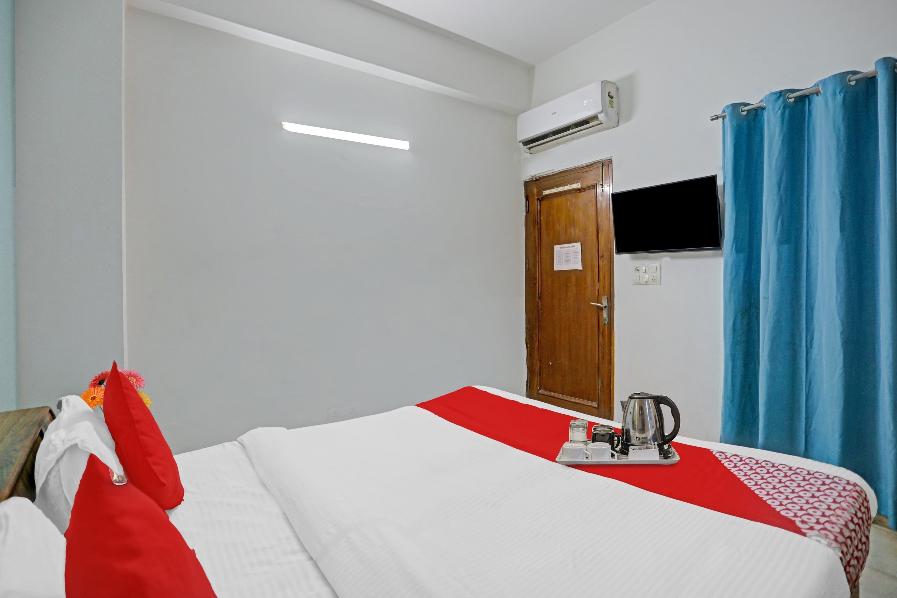 Hotel O Premium Stay Near Dlf Avenue Saket - Tap to explore photos