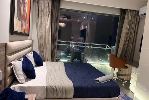 5 star Studio Apartment in Supernova Spira