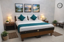 Hotel Ten Crown Noida, Noida