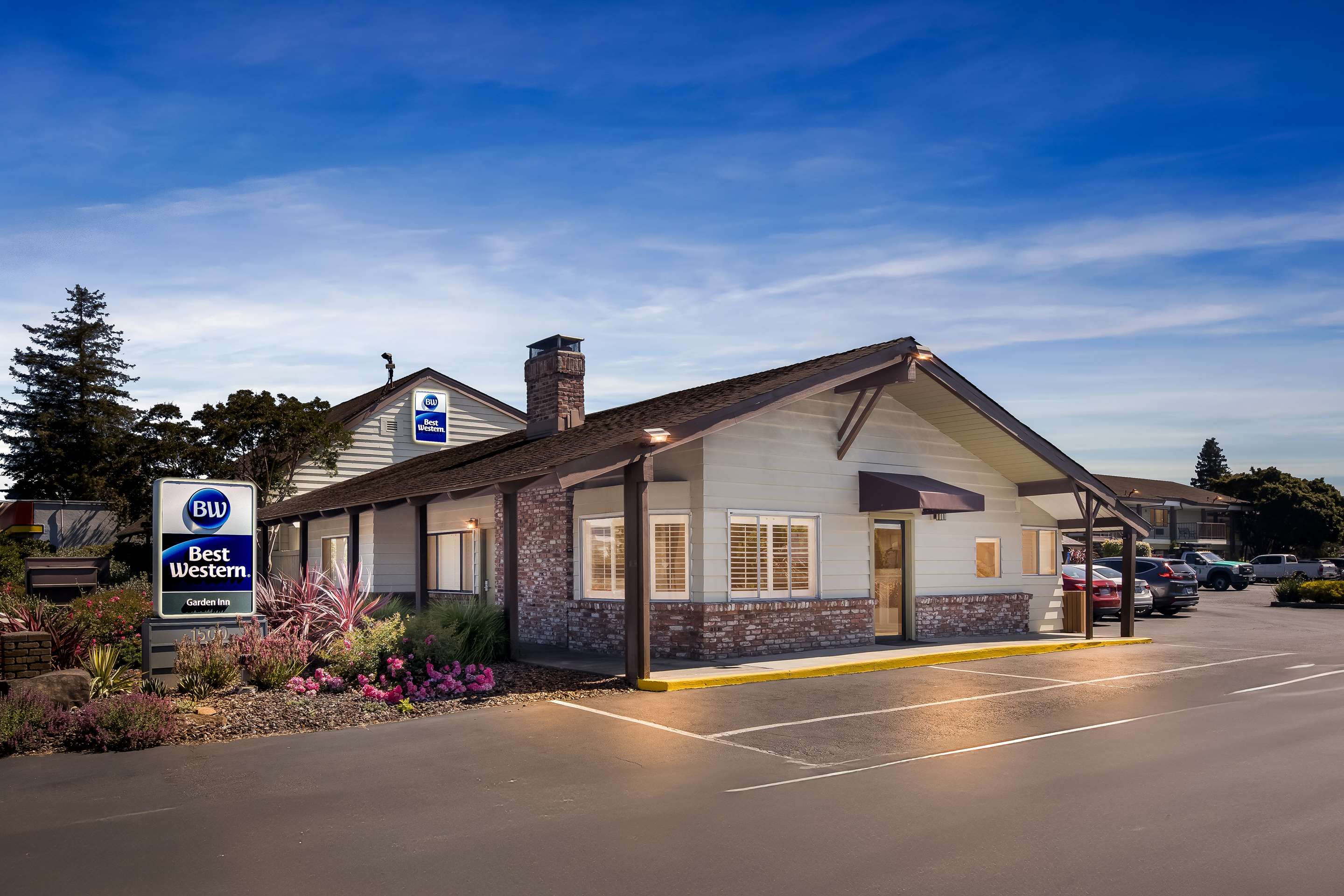 Best Western Garden Inn - Tap to explore photos