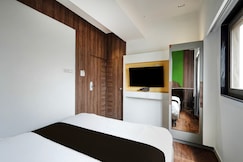 Hotel O The Faam, Rajkot
