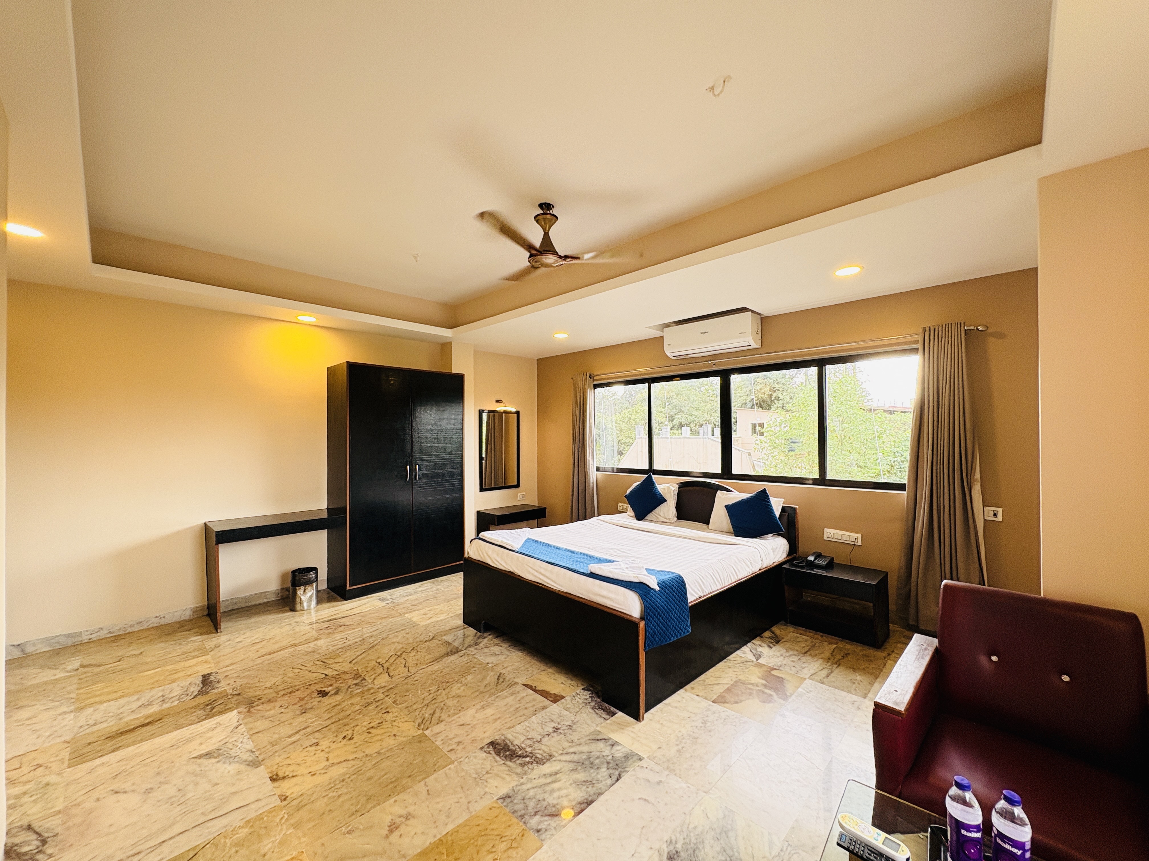 Sunrise Hill Resort