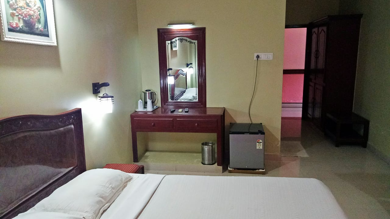 Keli Hotels - Tap to explore photos
