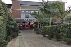 Utkarsh Hotel, Soraon