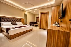 The Golden Palms, Siwan
