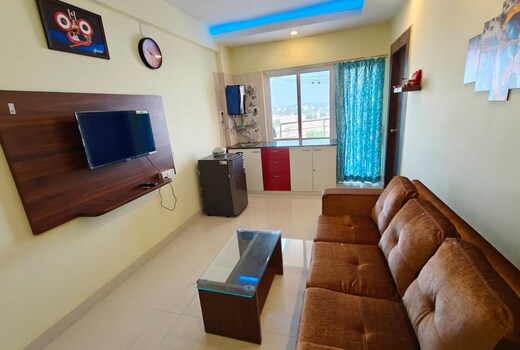 Welcome Inn Homestay | Entire 1BHK Apartments | 600M From light House Beach