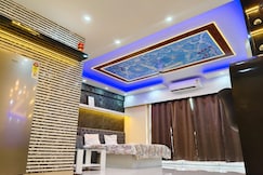 Modern Jacuzzi Studio 733 || Entire 1RK, 15 minutes from Airport, Kolkata