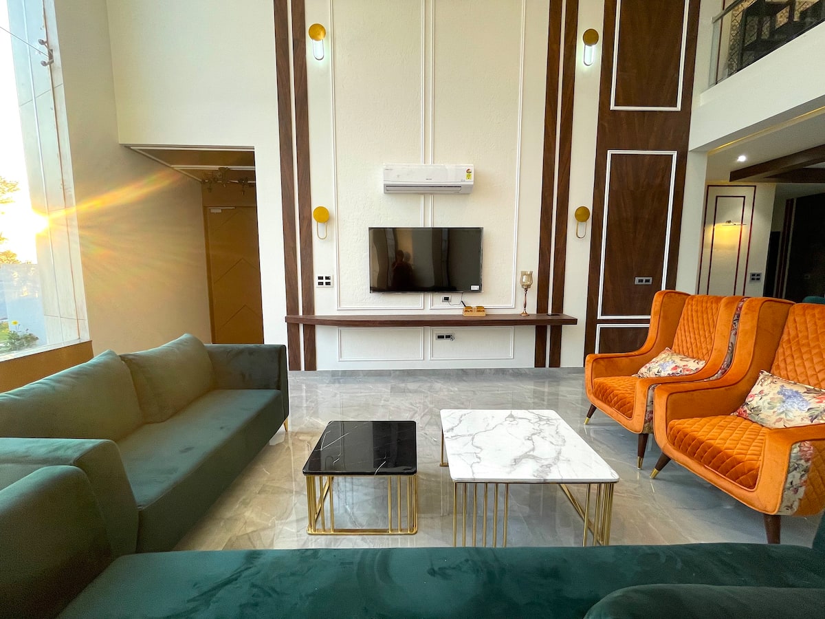 Vienna - Luxury 3 Bedroom Villa by Jaipur Farms - Tap to explore photos