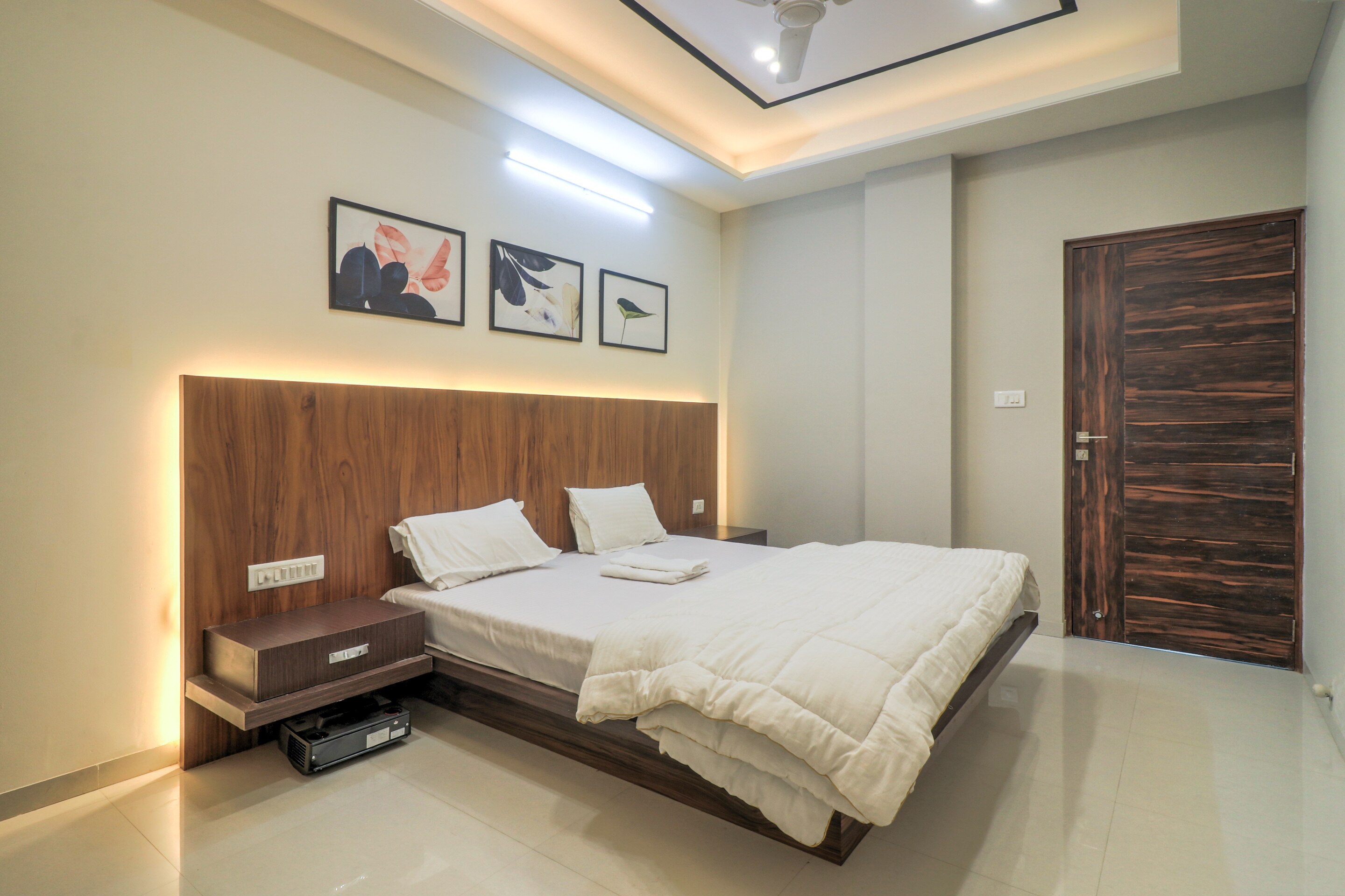 StayEden Service Apartment - 2BHK near Airport - Tap to explore photos