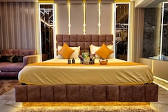 Romantic Luxury Studio with Bathtub, Kolkata