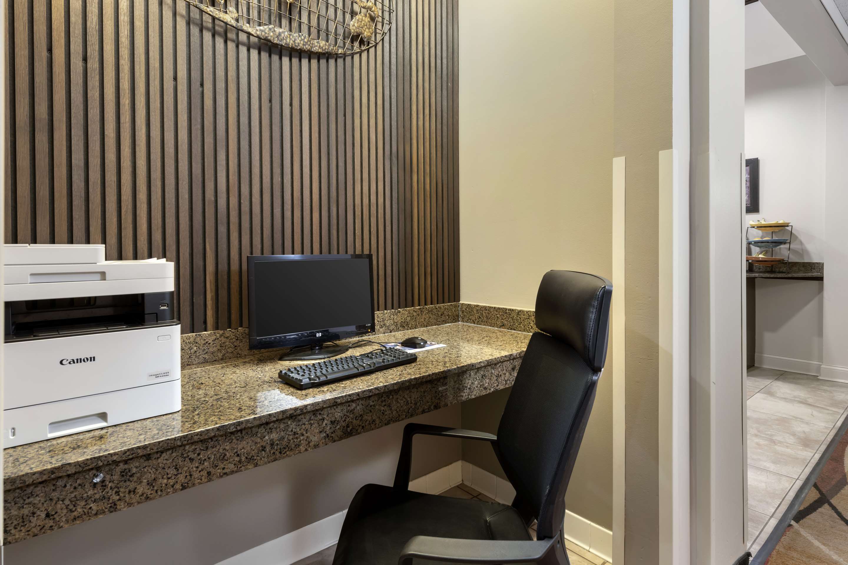 Best Western Plus Albert Lea I-90/I-35 Hotel - Tap to explore photos