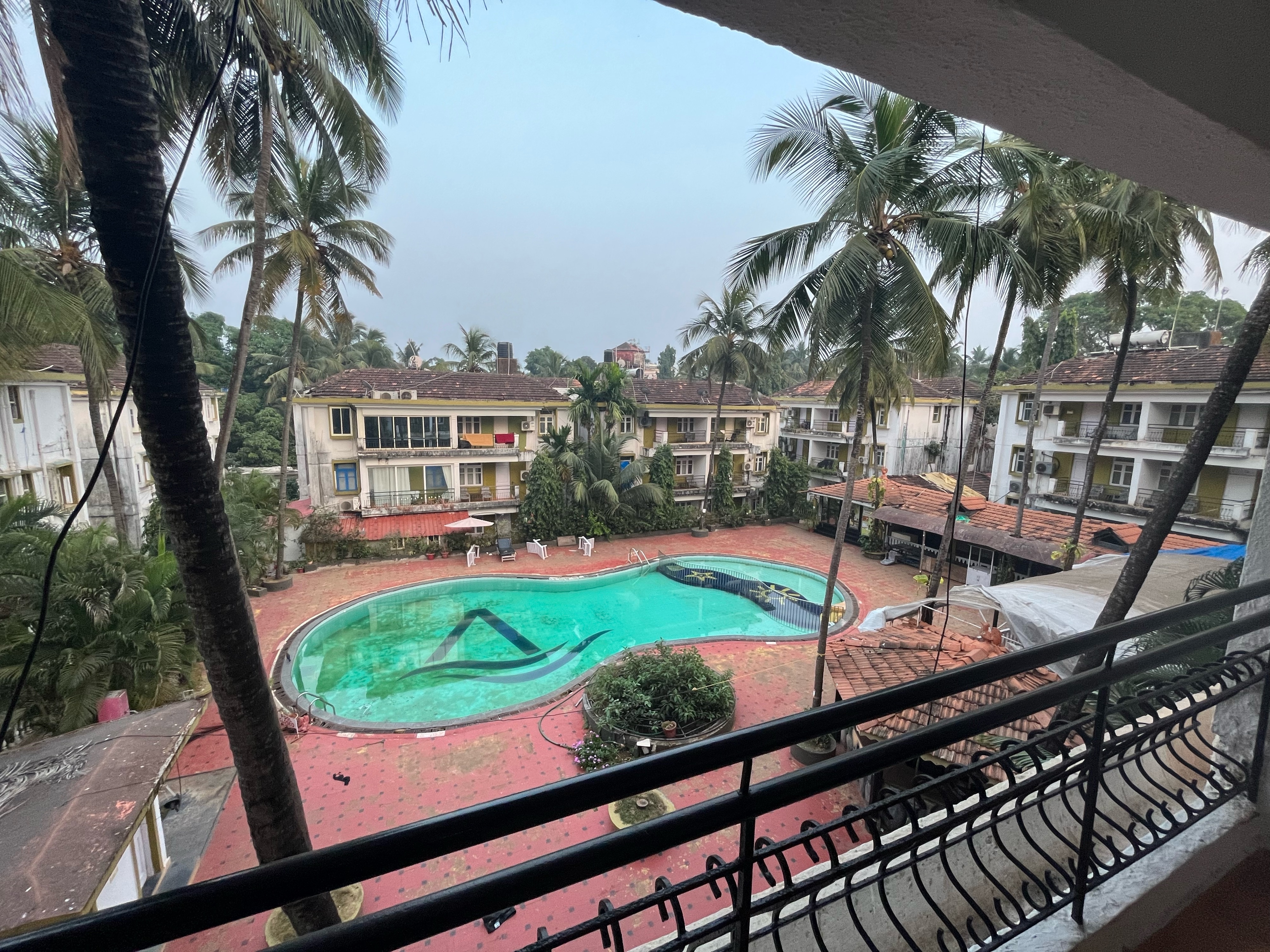 Alore Grande Candolim beach with kitchen - Tap to explore photos