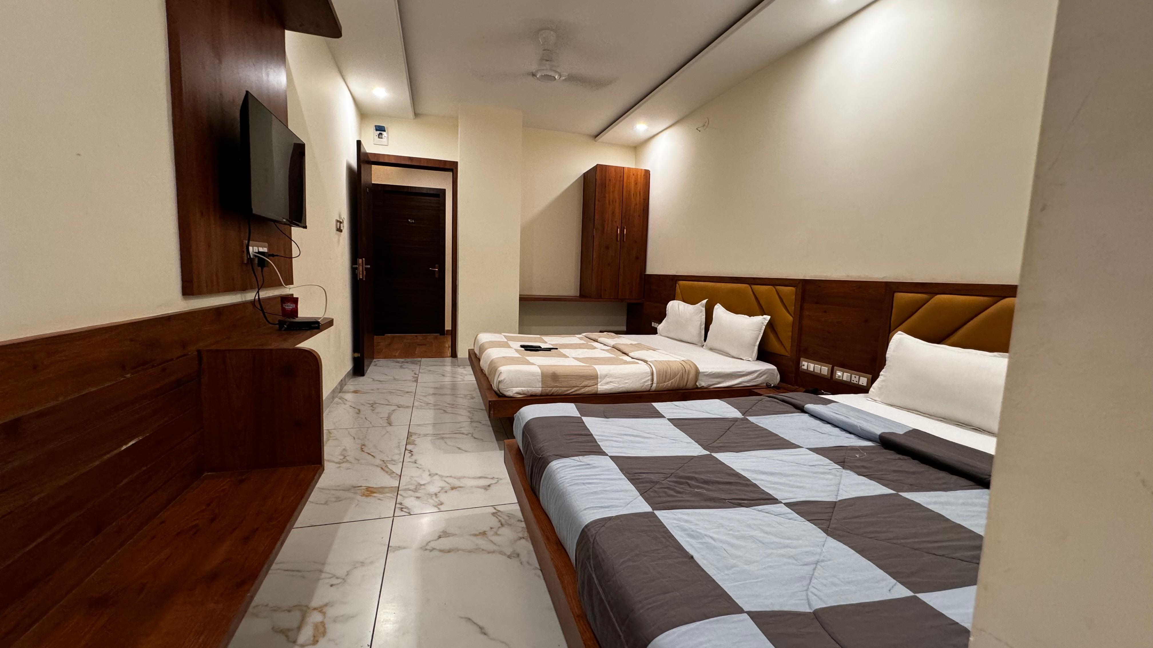 Hotel Prakashamm - Tap to explore photos