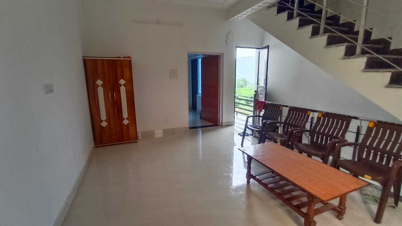 Hotel O POP Umeed Homestay - Tap to explore photos