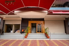 DHANANJAY PALACE, Nainpur