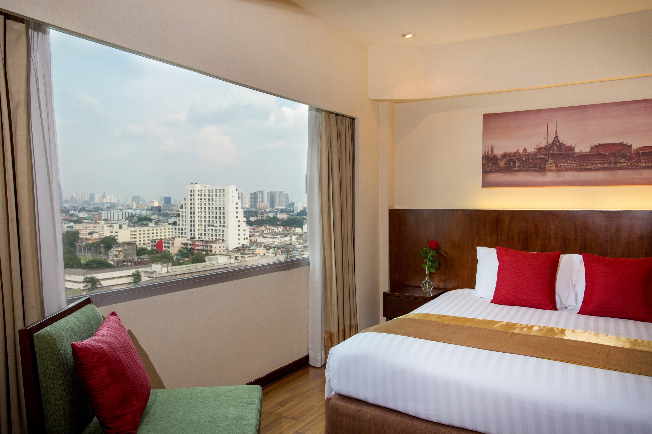Ramada Plaza by Wyndham Bangkok Menam Riverside - Tap to explore photos