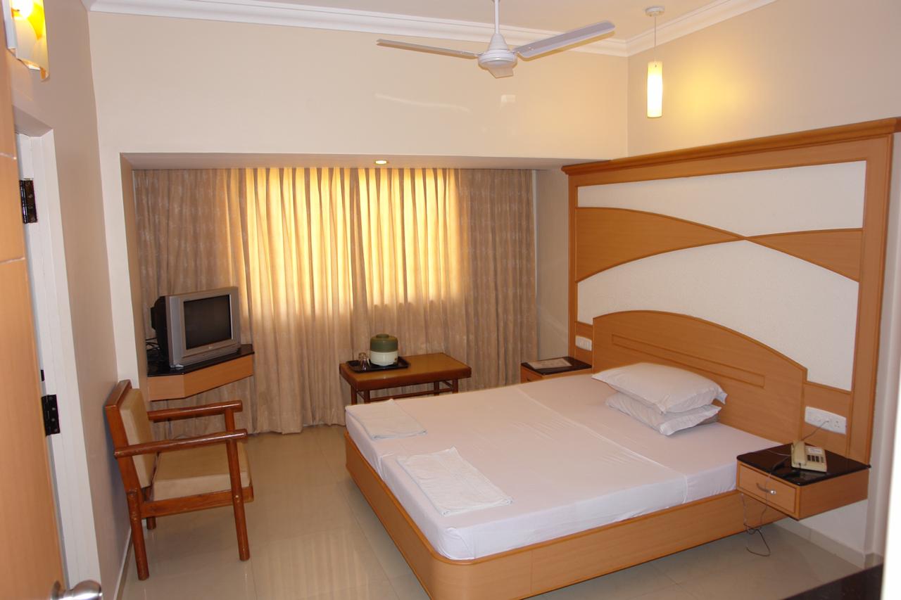 Hotel Sree Murugan - Tap to explore photos
