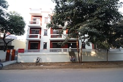 Hotel O The Primero Near Leisure Valley Park, Gurgaon