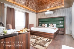 HOTEL GRAND RETREAT, Srinagar