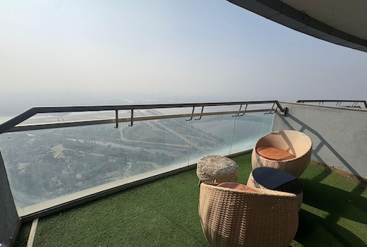 paradise stay at supernova Half day 11am-6pm