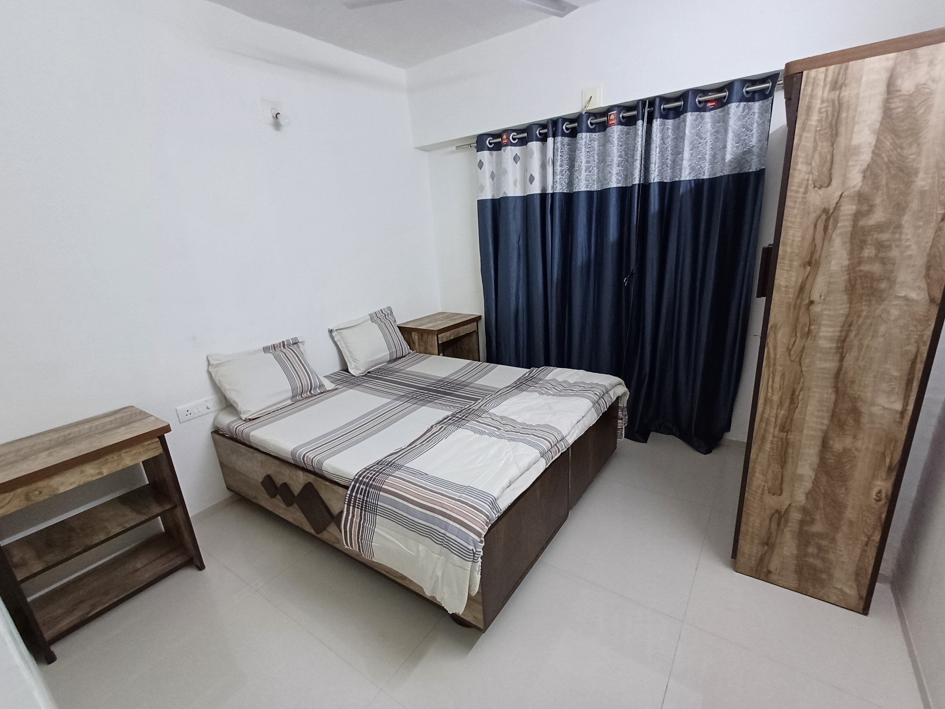 Luxurious Room in Ahmedabad - Tap to explore photos