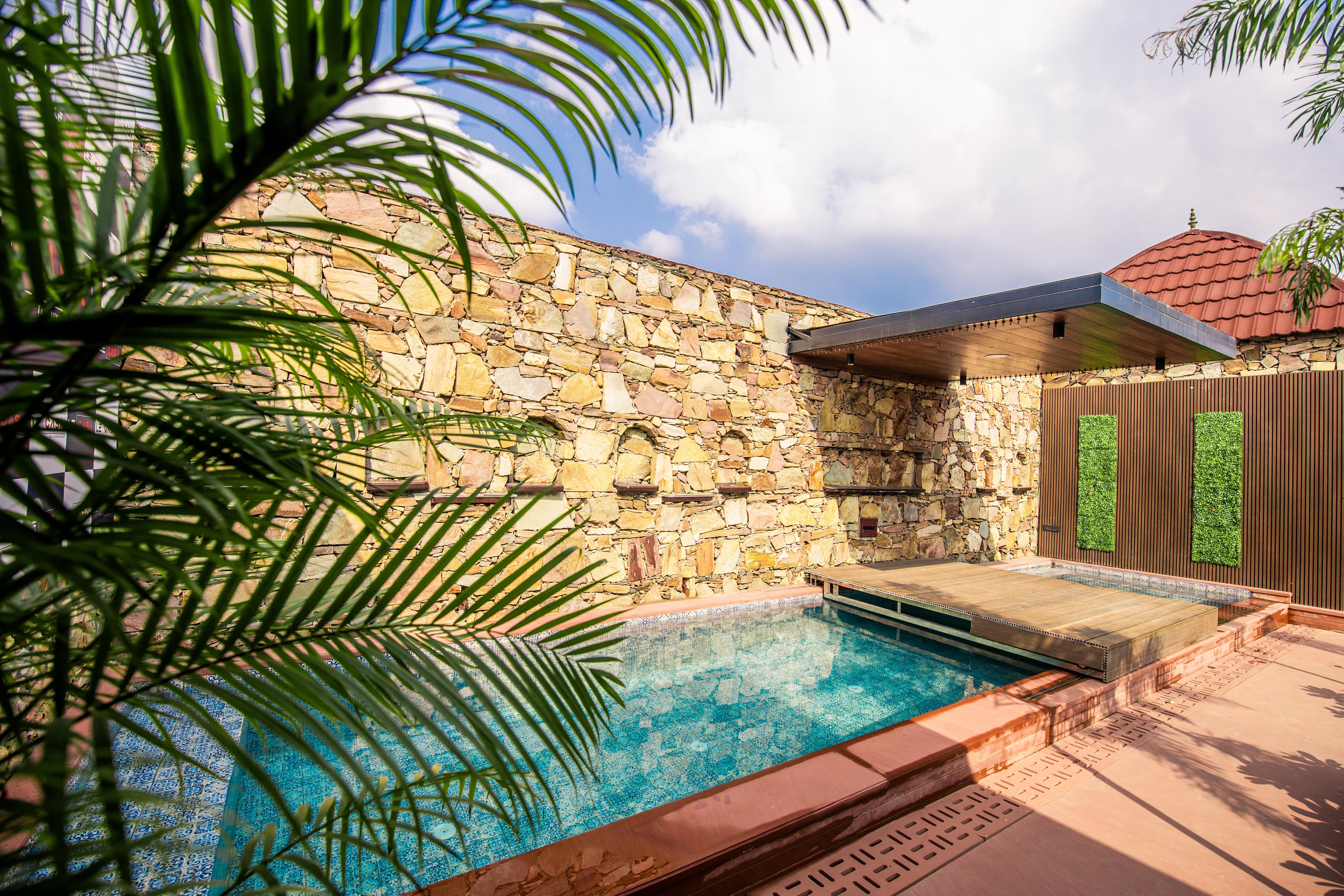 Lecasa The Luxurious House - Tap to explore photos