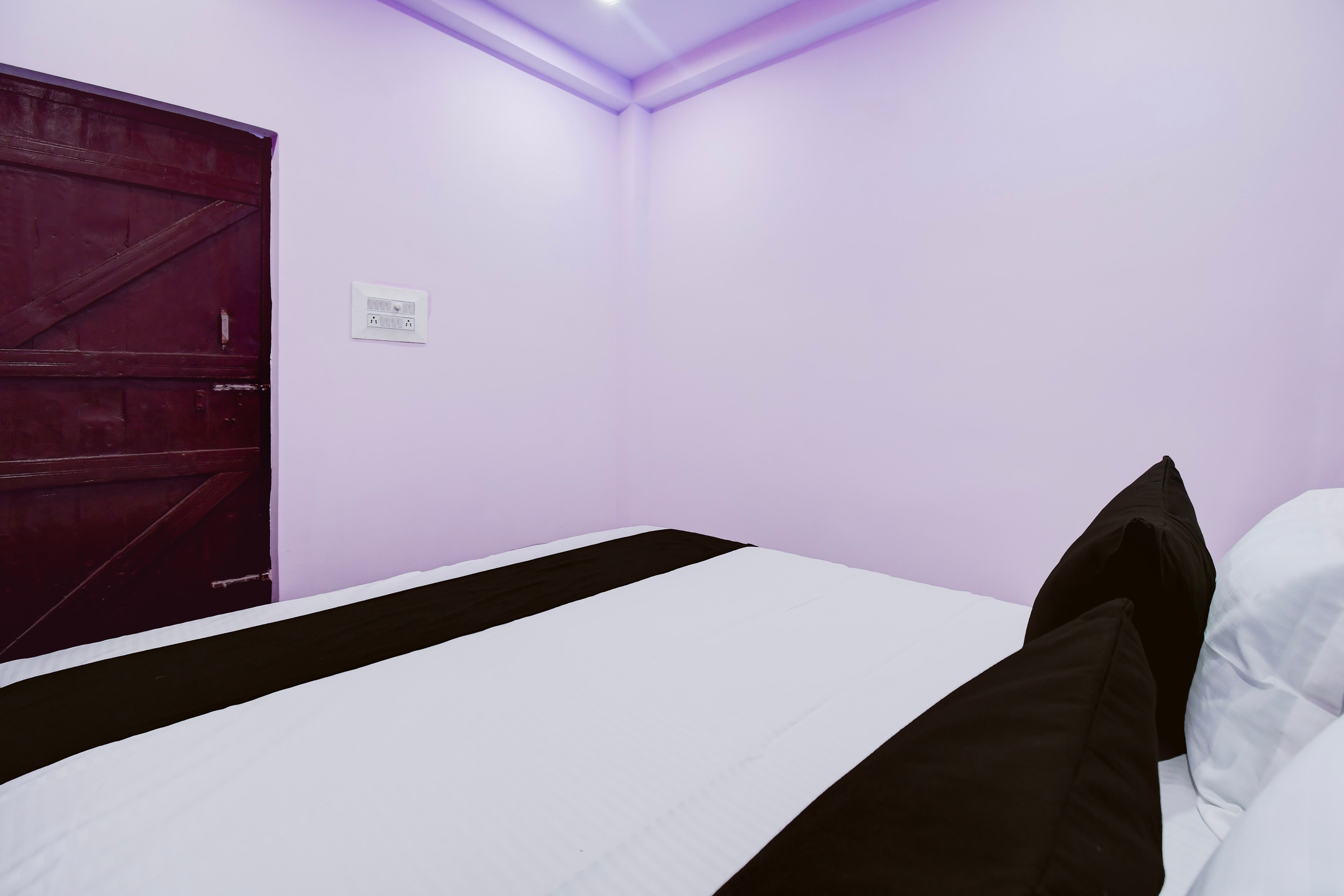 Spot On Hotel Orbit - Tap to explore photos