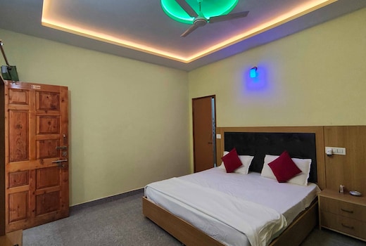 SPOT ON The Paradiso Inn