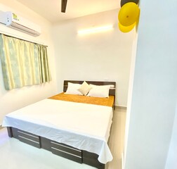 Deluxe AC | Attached Washroom