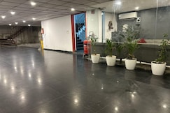 Hotel Regenta Palace, Delhi