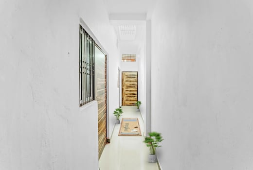 Super OYO Flagship Hotel Sadguru & Family Restaurant