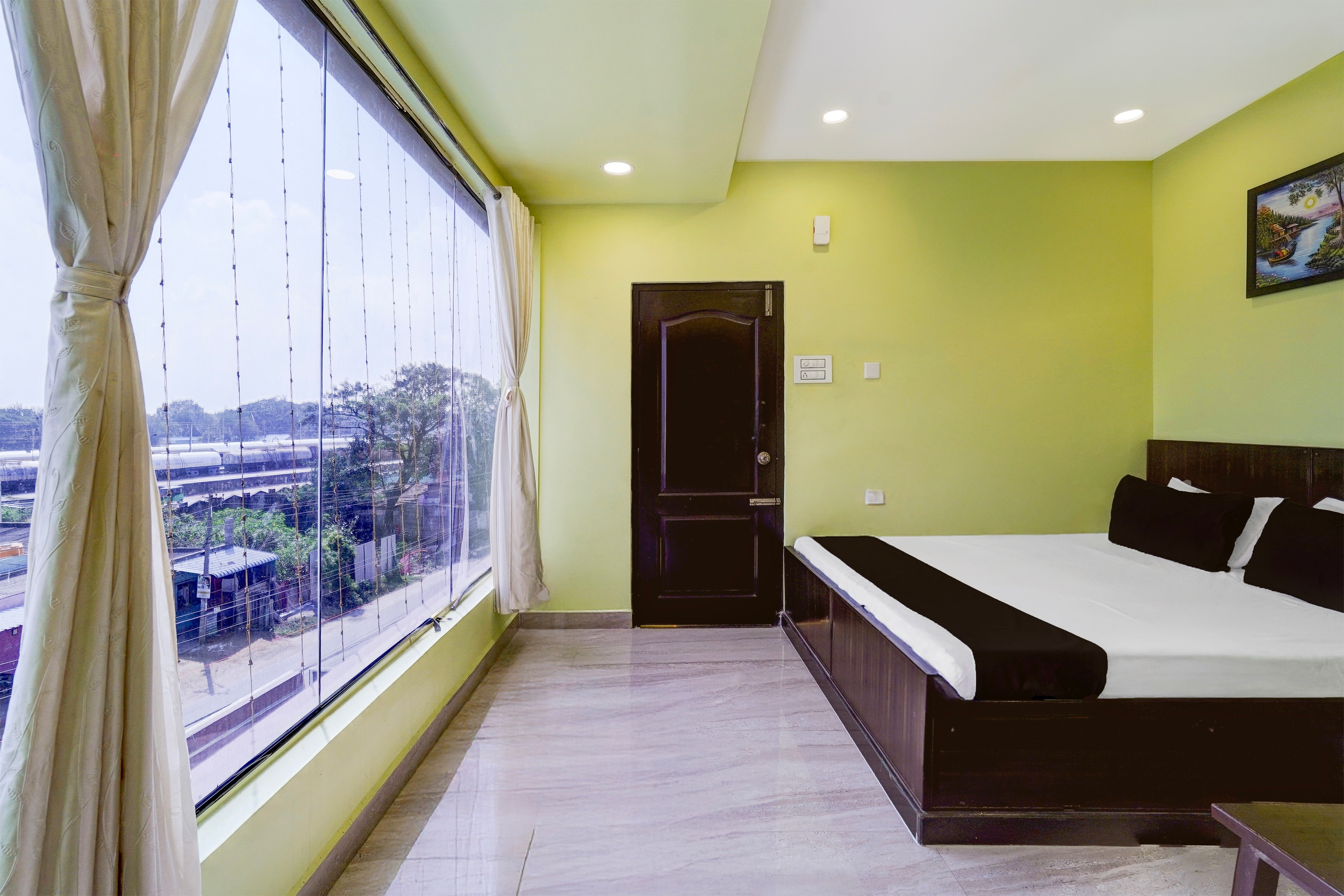 Hotel O SR RESIDENCY - Tap to explore photos