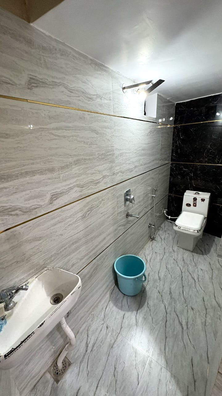 Hotel Shree Shiv Ganga - Tap to explore photos