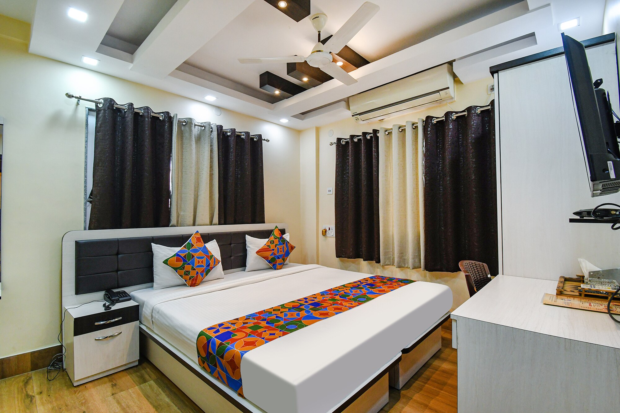 FabHotel New Annapurna Plaza - Nr. Axis Mall - Tap to explore photos