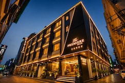 Hotel Le Premier Near Delhi Airport, Delhi